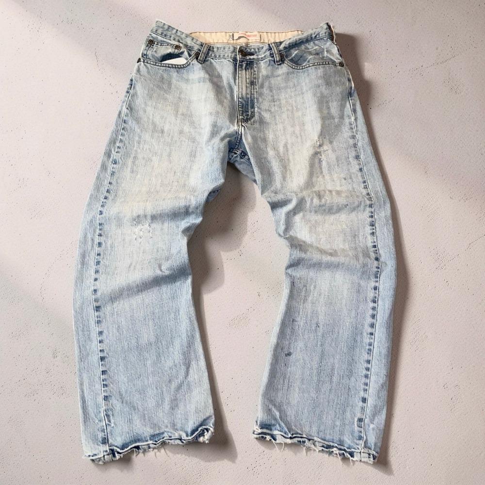 Lee Mens 36x30 Relaxed Bootcut Jeans Light Acid Wash Distressed Hem Denim